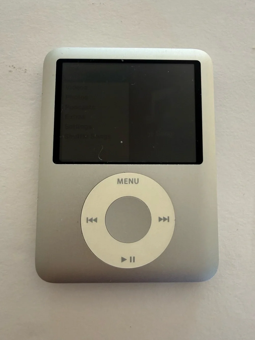 Apple iPod Nano 3rd Generation with Crystal Case, OG Headphones/Charger Y2K